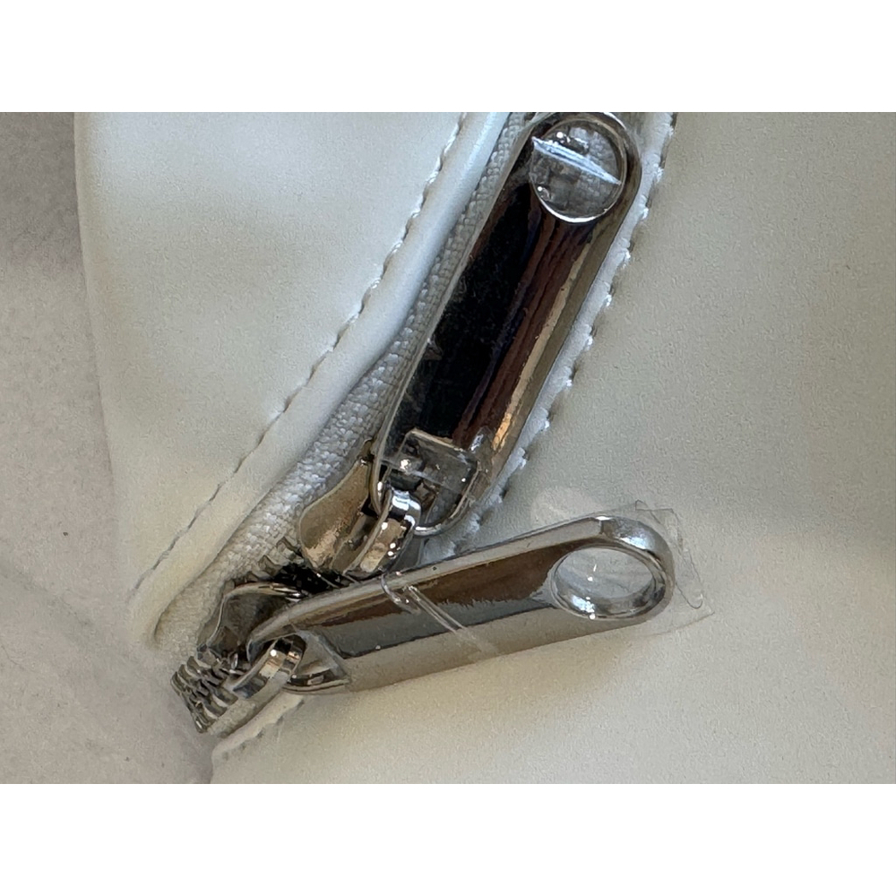 Women's Forever 21 White zip close silver chain vegan leather Shoulder Bag - Picture 5 of 9